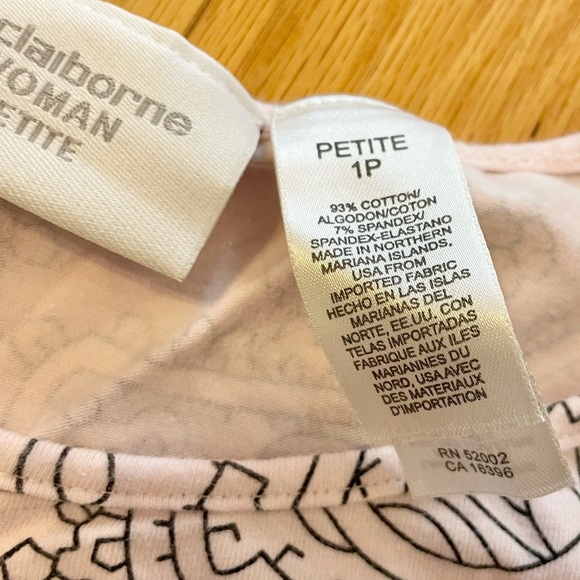 Liz Claiborne Petite White Geometric Design Tee - Picture 4 of 11